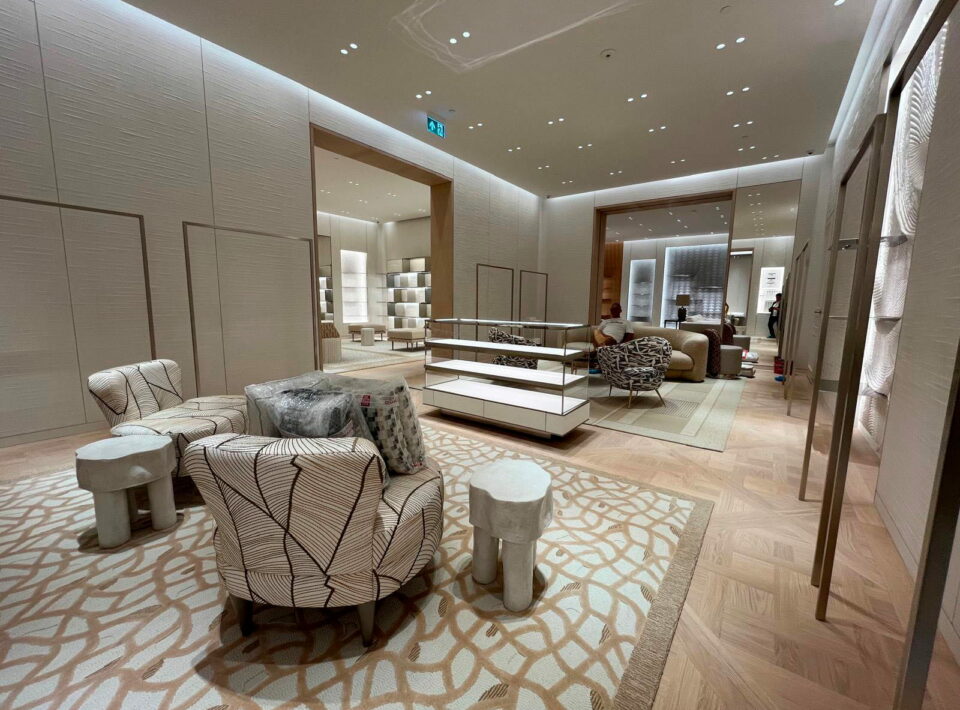 Montaggio Arredi Boutique Christian Dior a Varsavia